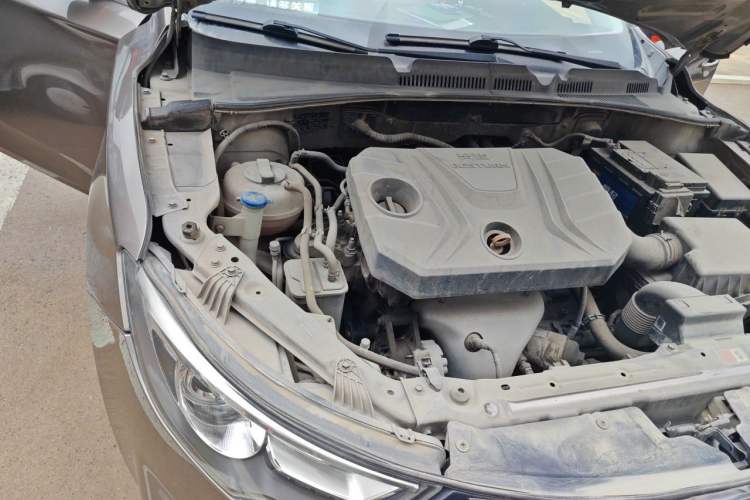 Used Bestune B30 2016 1.6L manual Comfort trim level Engine Bay Right