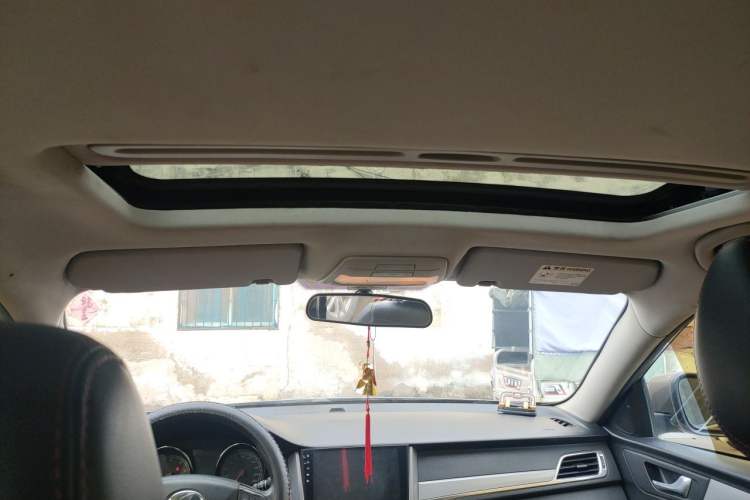 Used Bestune B30 2016 1.6L manual luxury version Headliner