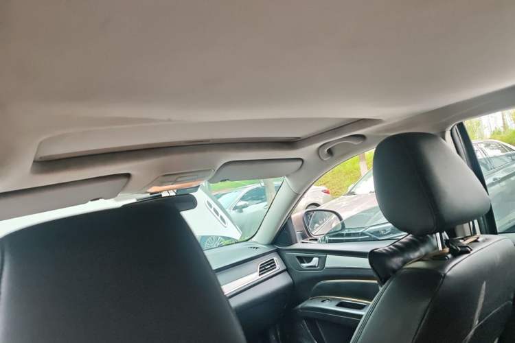Used Bestune B30 2016 1.6L Automatic Luxury Model Headliner