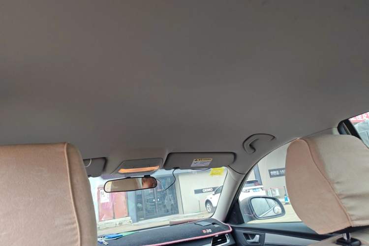 Used Bestune B30 2016 1.6L manual Comfort trim level Headliner