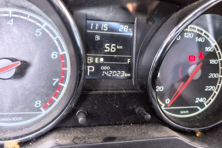 Used Bestune B30 2016 1.6L Automatic Premium Edition Odometer Close Up