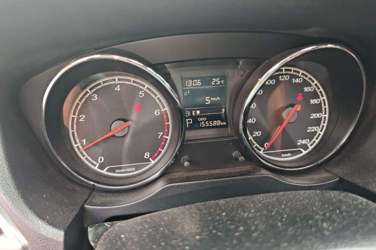 Used Bestune B30 2016 1.6L Automatic Luxury Model Odometer Close Up