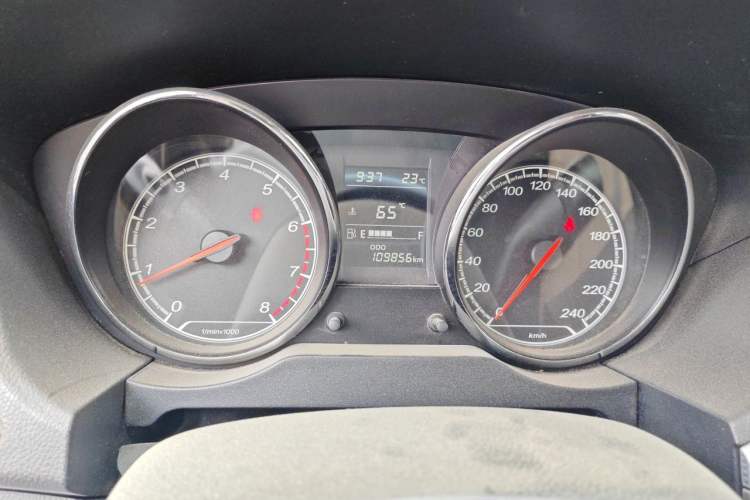 Used Bestune B30 2016 1.6L manual Comfort trim level Odometer Close Up