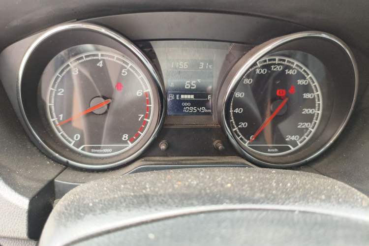 Used Bestune B30 2016 1.6L manual luxury version Odometer Close Up