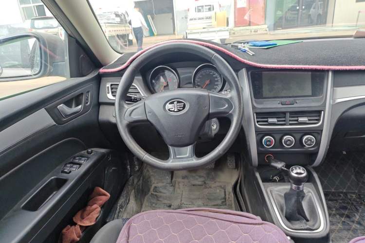 Used Bestune B30 2016 1.6L manual Comfort trim level Steering Wheel