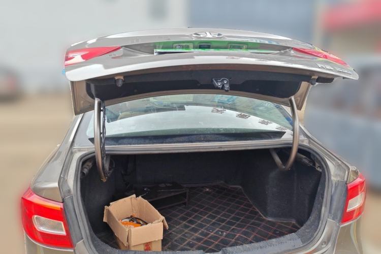 Used Bestune B30 2016 1.6L manual Comfort trim level Trunk