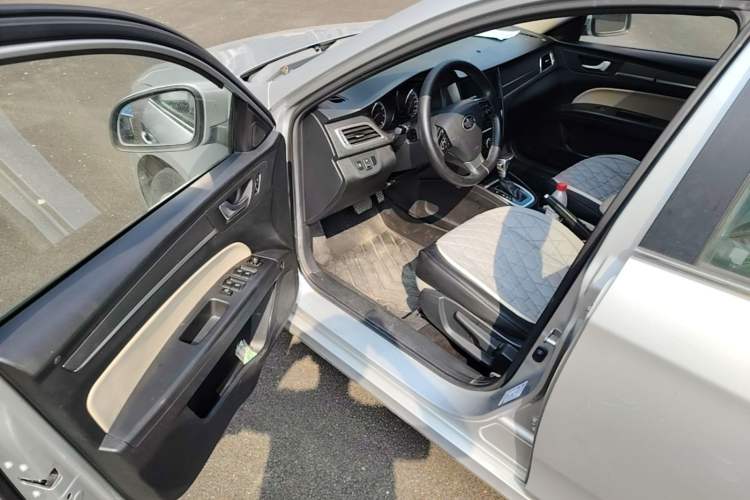 Used Bestune B30 2016 1.6L Automatic Luxury Model Driver Seat
