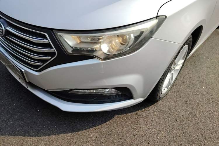 Used Bestune B30 2016 1.6L Automatic Luxury Model Left Front Headlight