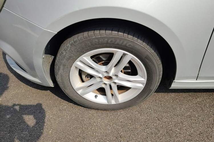 Used Bestune B30 2016 1.6L Automatic Luxury Model Left Front Wheel Hub