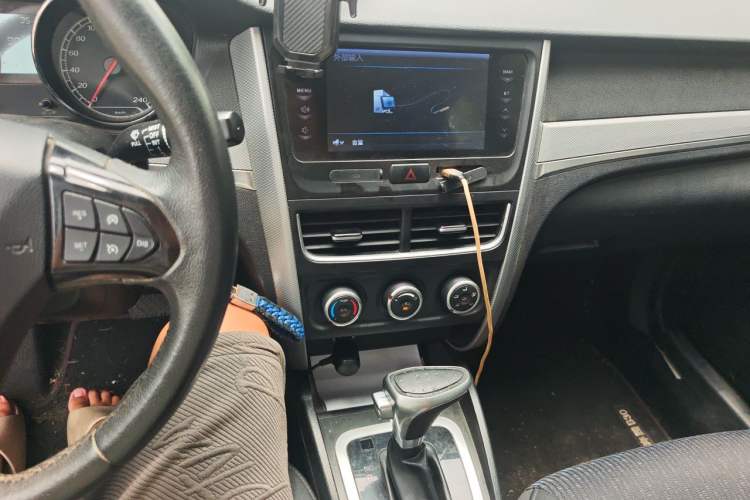 Used Bestune B30 2016 1.6L Automatic Premium Edition Audio And AC Panel