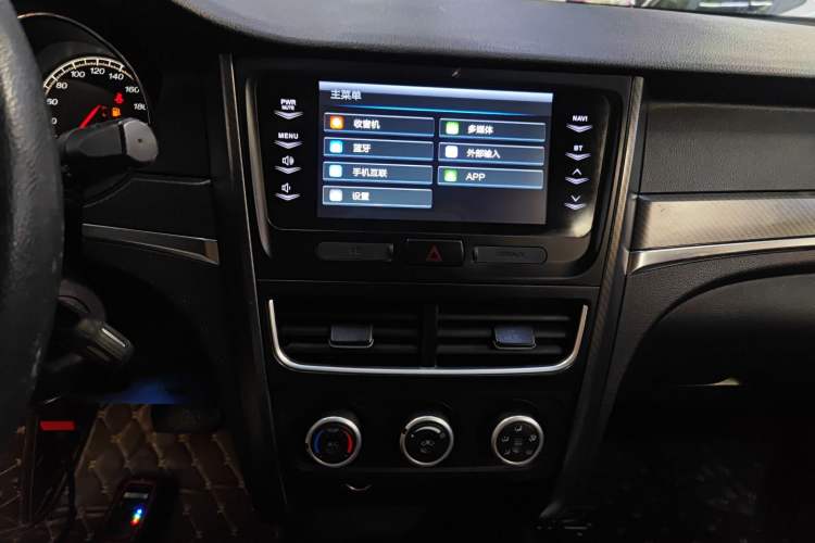 Used Bestune B30 2016 1.6L Automatic Luxury Model Audio And AC Panel