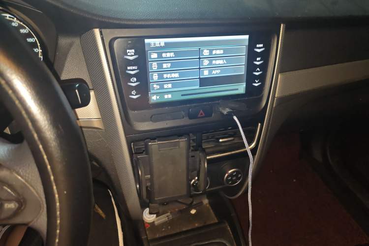 Used Bestune B30 2016 1.6L manual luxury version Audio And AC Panel