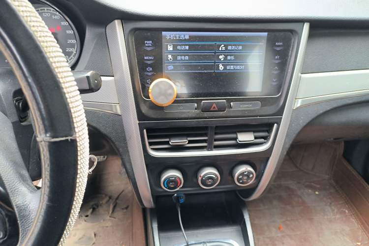 Used Bestune B30 2016 1.6L manual luxury version Audio And AC Panel