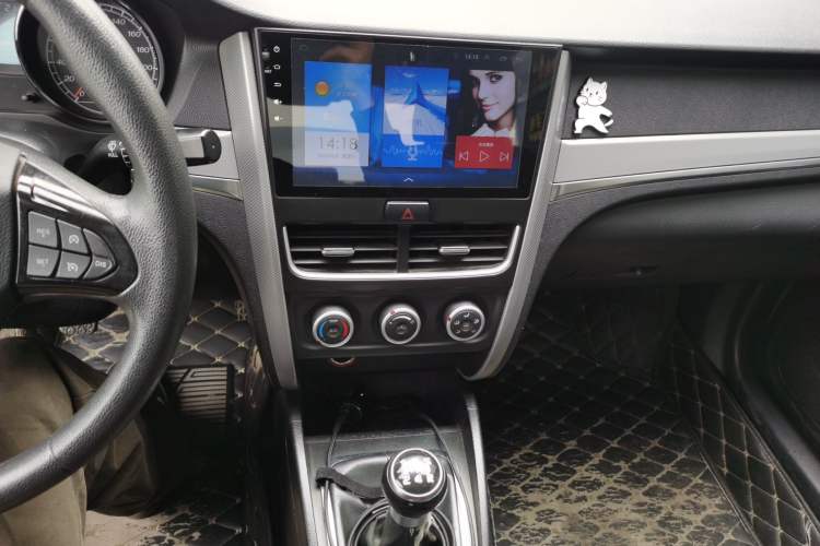Used Bestune B30 2016 1.6L manual luxury version Audio And AC Panel