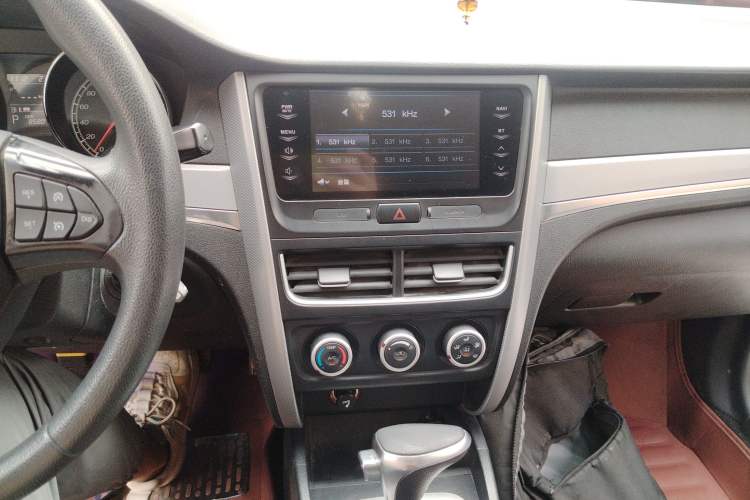 Used Bestune B30 2016 1.6L Automatic Luxury Model Audio And AC Panel