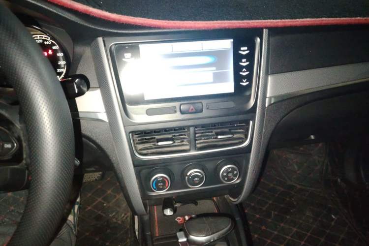 Used Bestune B30 2016 1.6L Automatic Luxury Model Audio And AC Panel