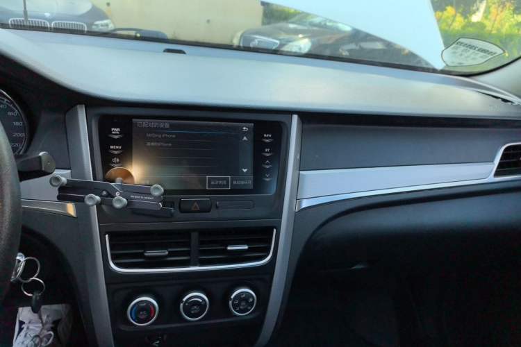 Used Bestune B30 2016 1.6L manual luxury version Audio And AC Panel