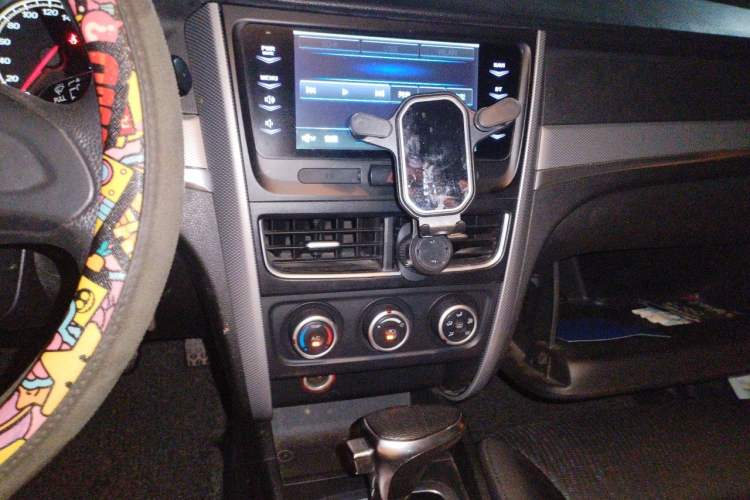 Used Bestune B30 2016 1.6L Automatic 10th Anniversary Edition Audio And AC Panel