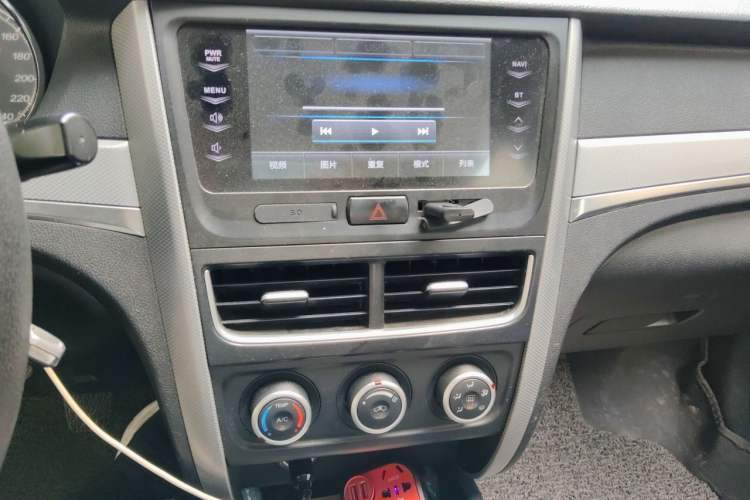 Used Bestune B30 2016 1.6L Manual Premium Edition Audio And AC Panel