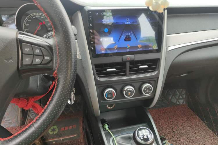 Used Bestune B30 2016 1.6L manual luxury version Audio And AC Panel