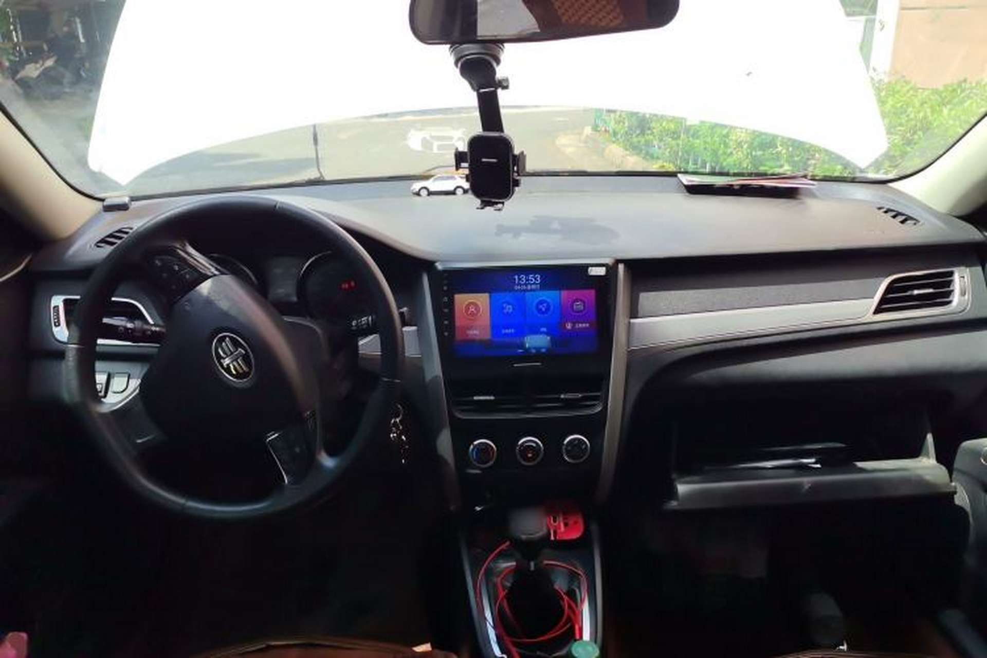 Used Bestune B30 2016 1.6L manual luxury version Center Console