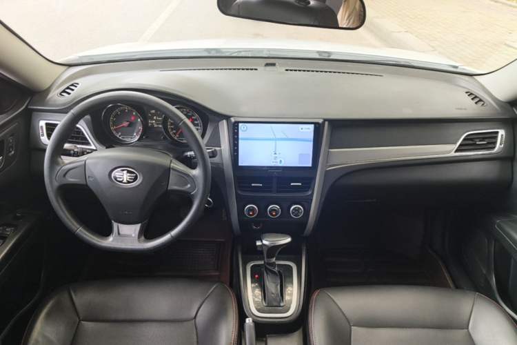 Used Bestune B30 2016 1.6L Automatic 10th Anniversary Edition Center Console