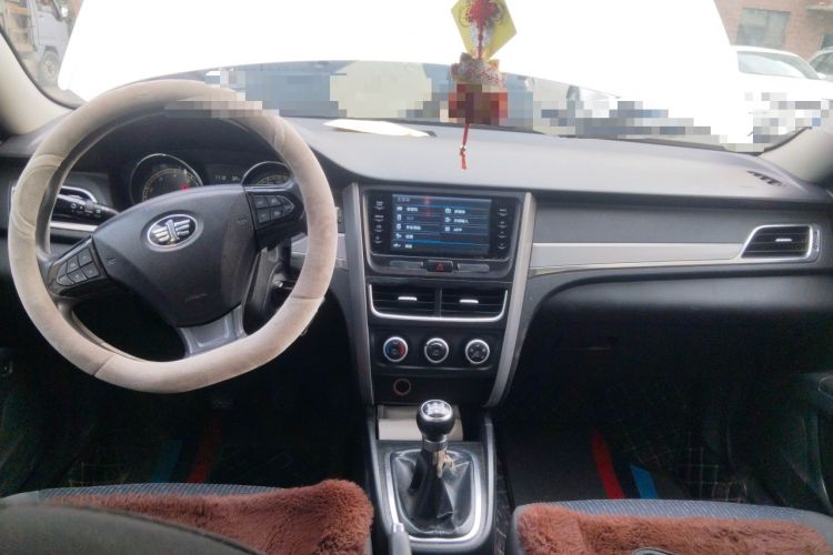 Used Bestune B30 2016 1.6L manual luxury version Center Console