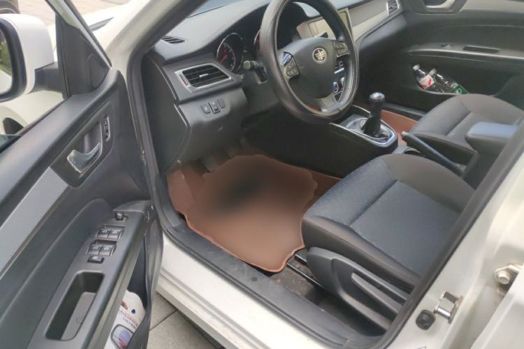 Used Bestune B30 2016 1.6L manual luxury version Driver Seat