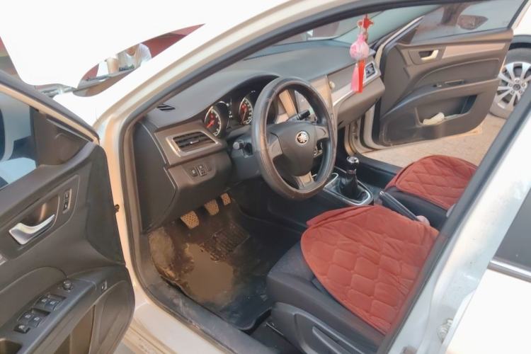 Used Bestune B30 2016 1.6L manual Comfort trim level Driver Seat