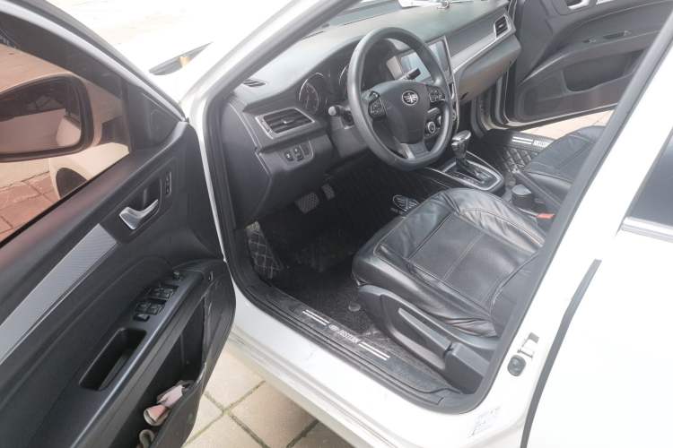 Used Bestune B30 2016 1.6L Automatic Luxury Model Driver Seat