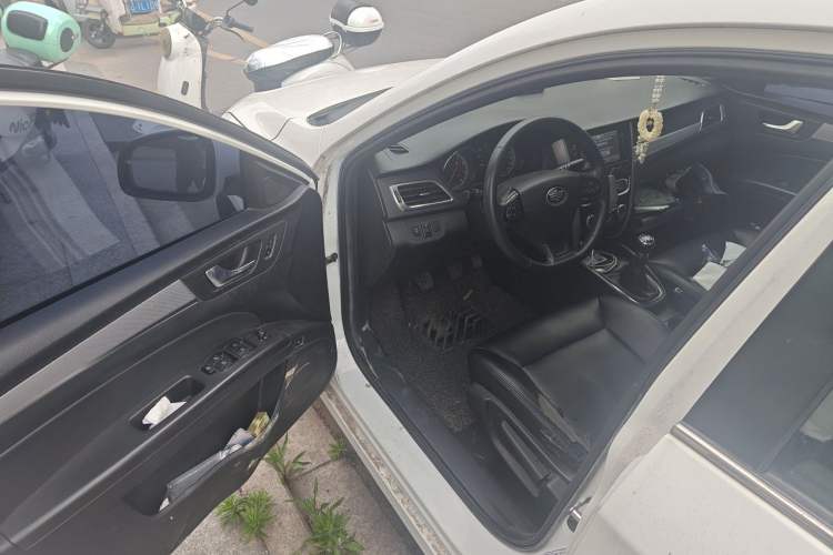 Used Bestune B30 2016 1.6L manual luxury version Driver Seat