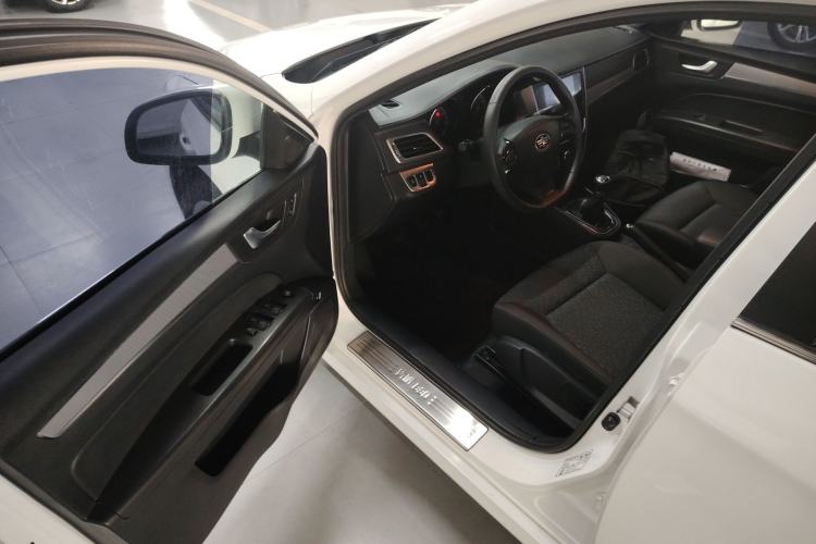 Used Bestune B30 2016 1.6L manual luxury version Driver Seat