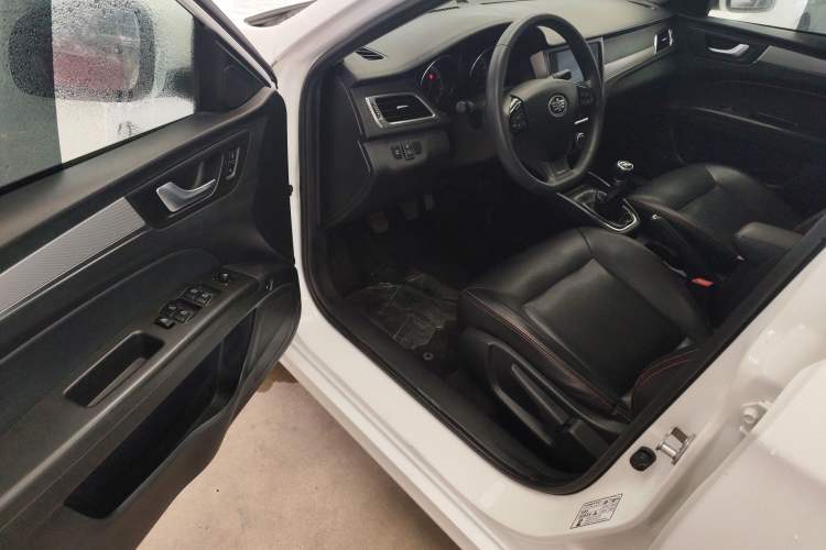 Used Bestune B30 2016 1.6L manual luxury version Driver Seat