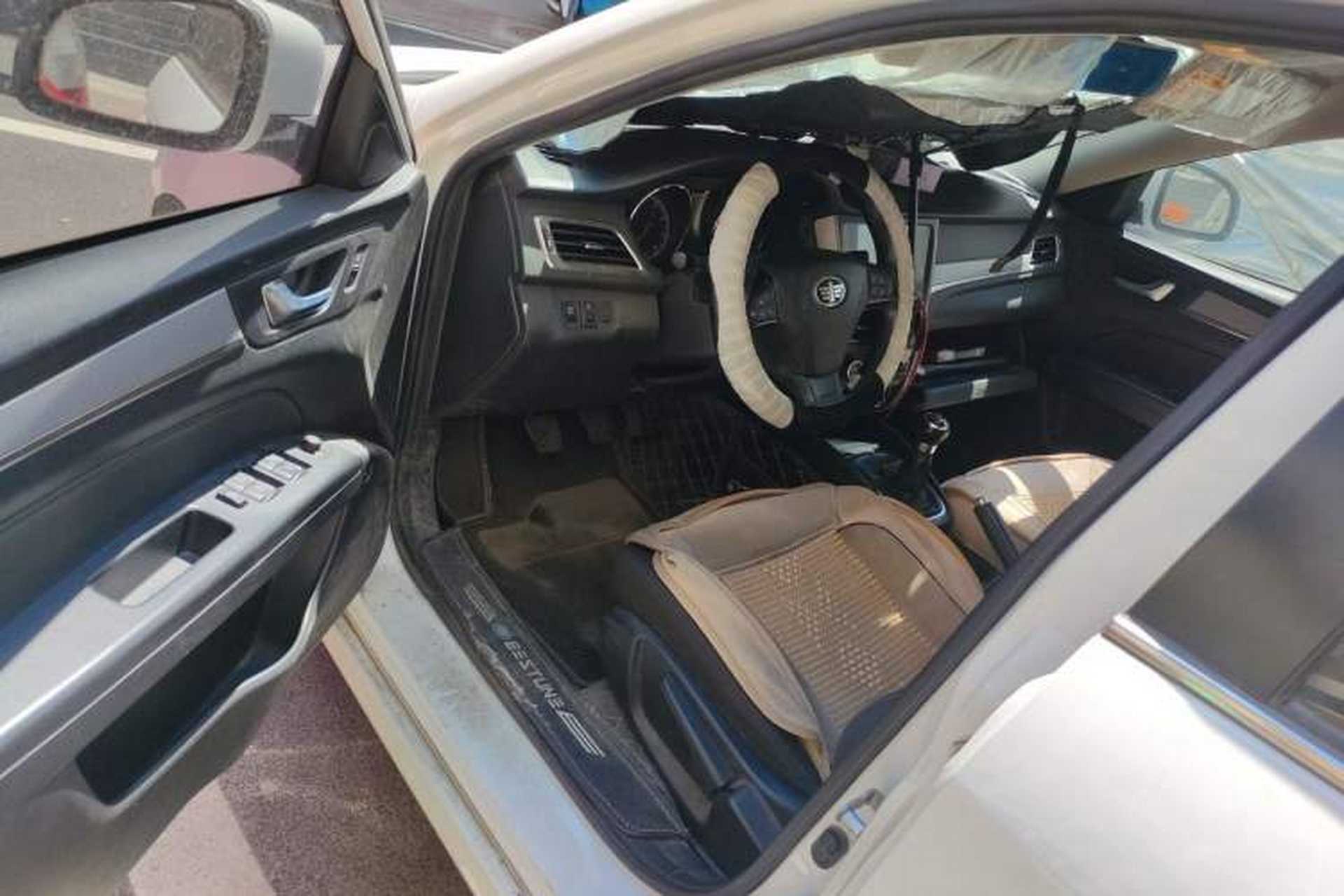 Used Bestune B30 2016 1.6L manual luxury version Driver Seat