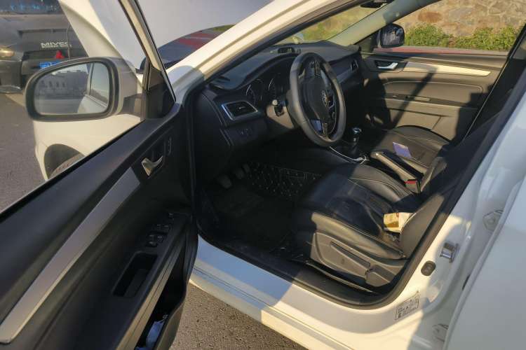 Used Bestune B30 2016 1.6L manual luxury version Driver Seat