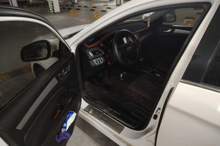 Used Bestune B30 2016 1.6L Automatic Luxury Model Driver Seat