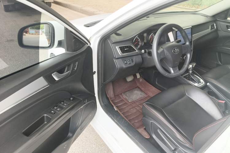 Used Bestune B30 2016 1.6L Automatic 10th Anniversary Edition Driver Seat