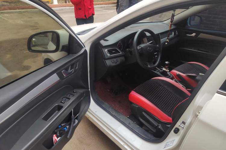Used Bestune B30 2016 1.6L manual luxury version Driver Seat