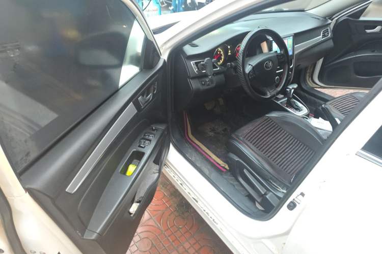 Used Bestune B30 2016 1.6L Automatic Luxury Model Driver Seat