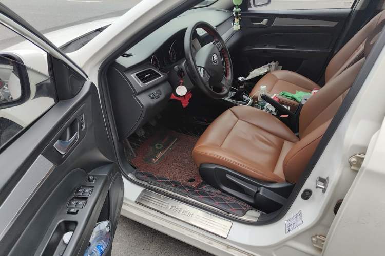 Used Bestune B30 2016 1.6L manual luxury version Driver Seat