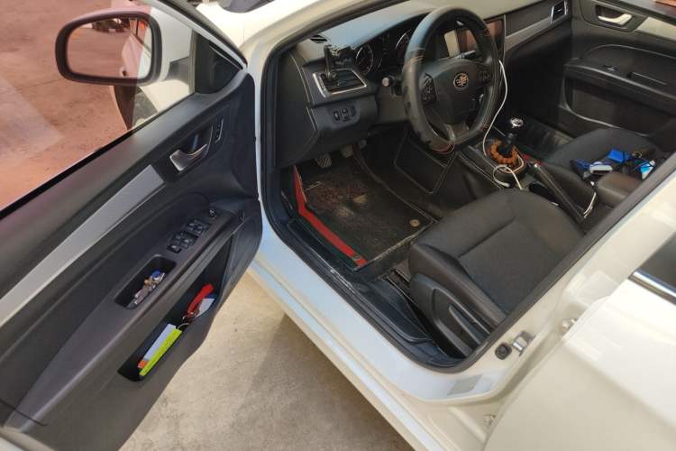 Used Bestune B30 2016 1.6L manual luxury version Driver Seat