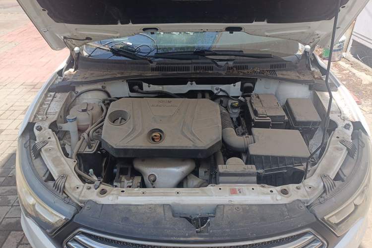Used Bestune B30 2016 1.6L manual luxury version Engine Bay