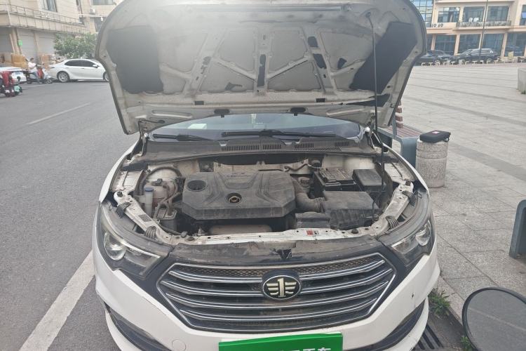 Used Bestune B30 2016 1.6L manual luxury version Engine Bay