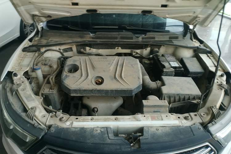 Used Bestune B30 2016 1.6L manual Comfort trim level Engine Bay