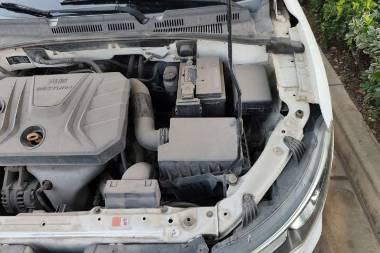Used Bestune B30 2016 1.6L manual luxury version Engine Bay Left