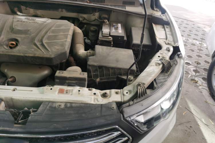 Used Bestune B30 2016 1.6L manual luxury version Engine Bay Left