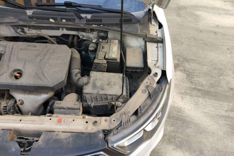 Used Bestune B30 2016 1.6L manual luxury version Engine Bay Left