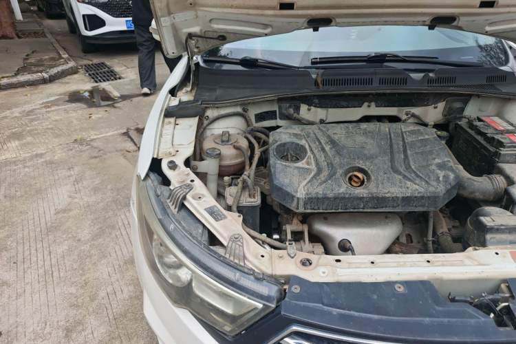 Used Bestune B30 2016 1.6L Automatic Premium Edition Engine Bay Right