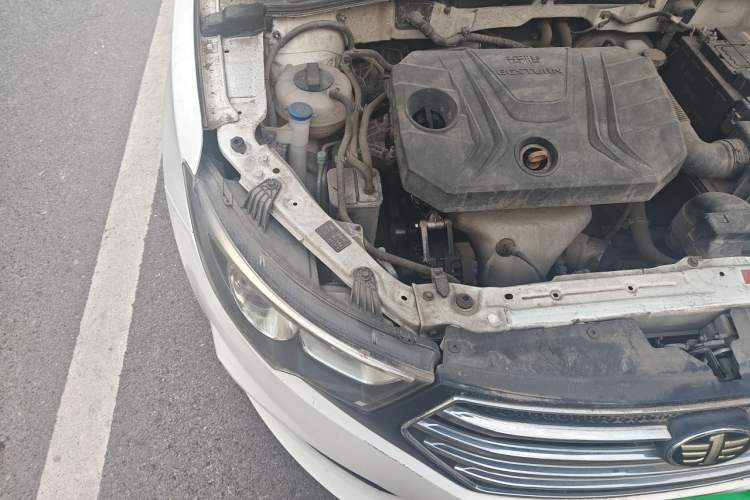 Used Bestune B30 2016 1.6L manual luxury version Engine Bay Right