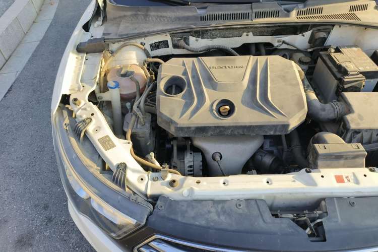 Used Bestune B30 2016 1.6L manual luxury version Engine Bay Right